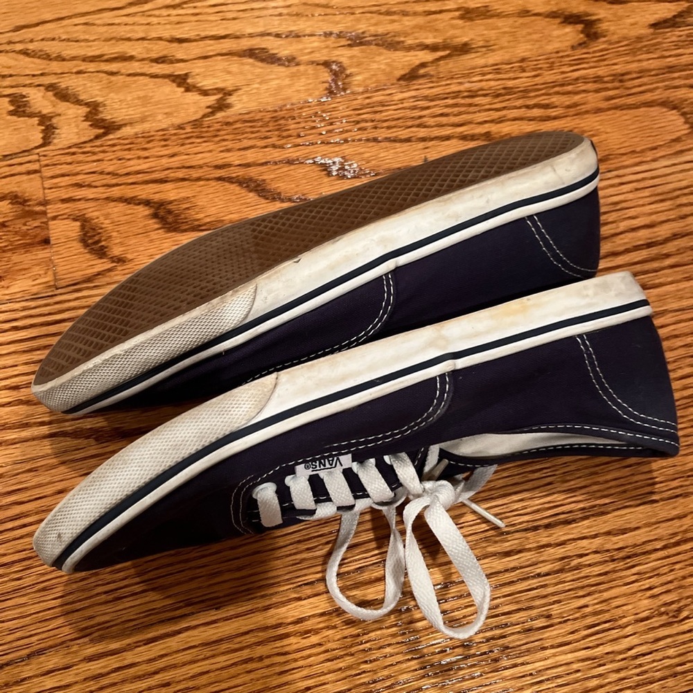 Vans - Picture 2 of 3